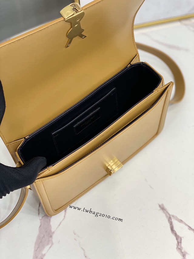 YSL专柜款女包 聖羅蘭經典款MONOGRAM金屬旋扣大號郵差包 YSL肩背斜挎包 634305  jjh1081